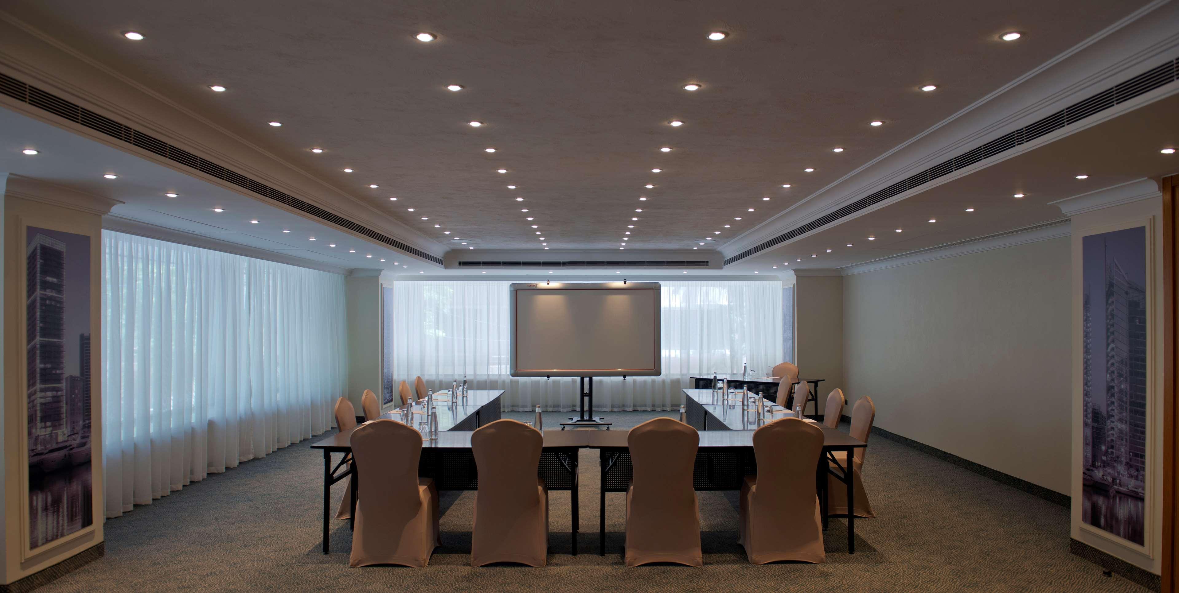 Radisson Blu Martinez Beirut Hotel Eksteriør billede Meeting room